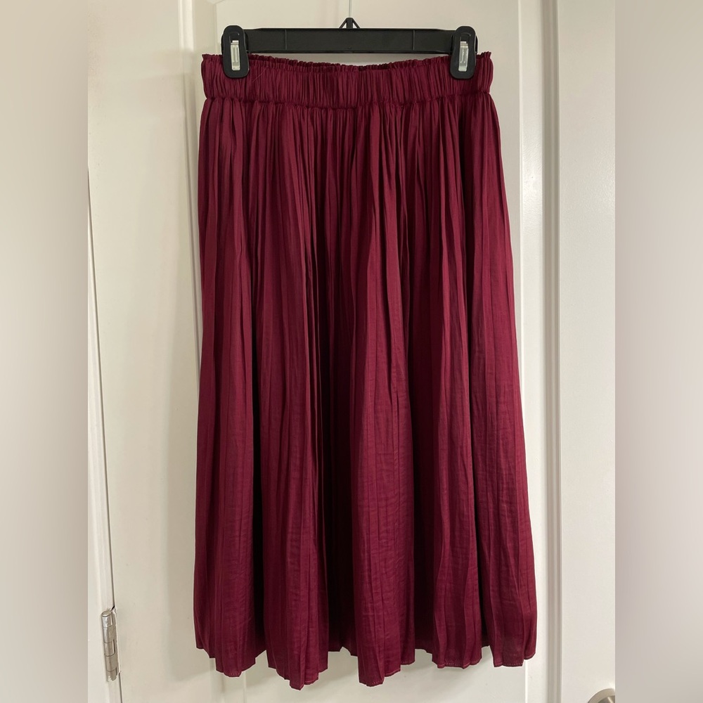 Gap Burgundy Pleated Satin Skirt